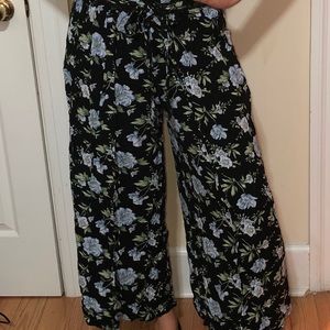 American Eagle outfitters pants size M